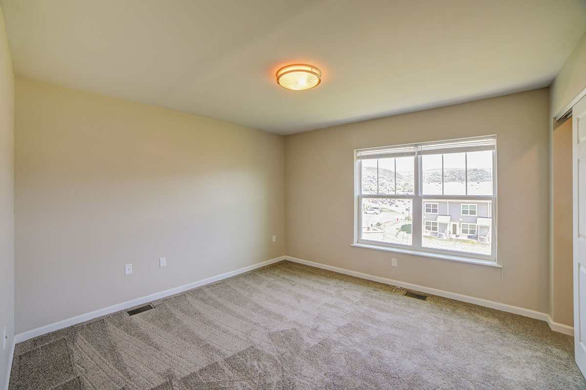 New Crossing Apartments, 12935 Washington Township Blvd